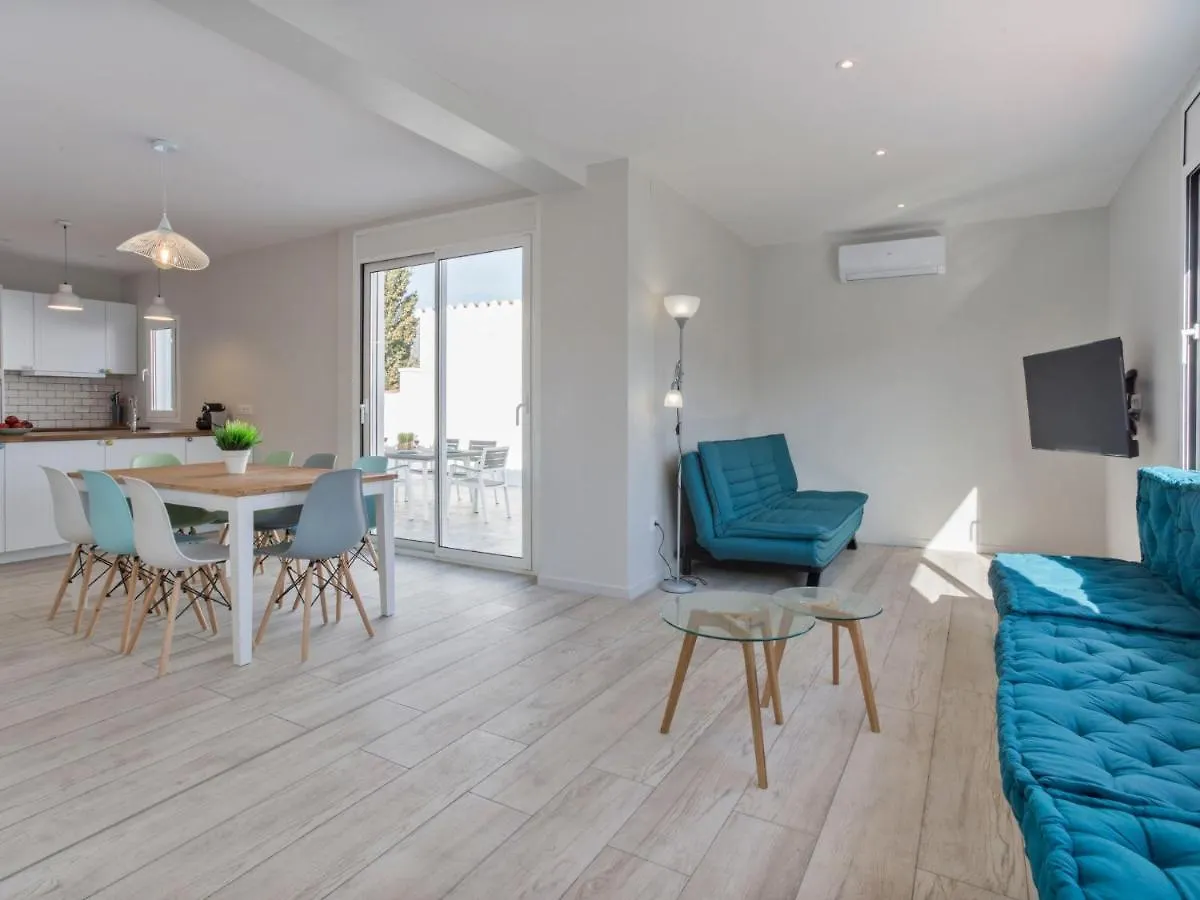 Holiday Home Sangha By Interhome إمبوريابرافا 0*,