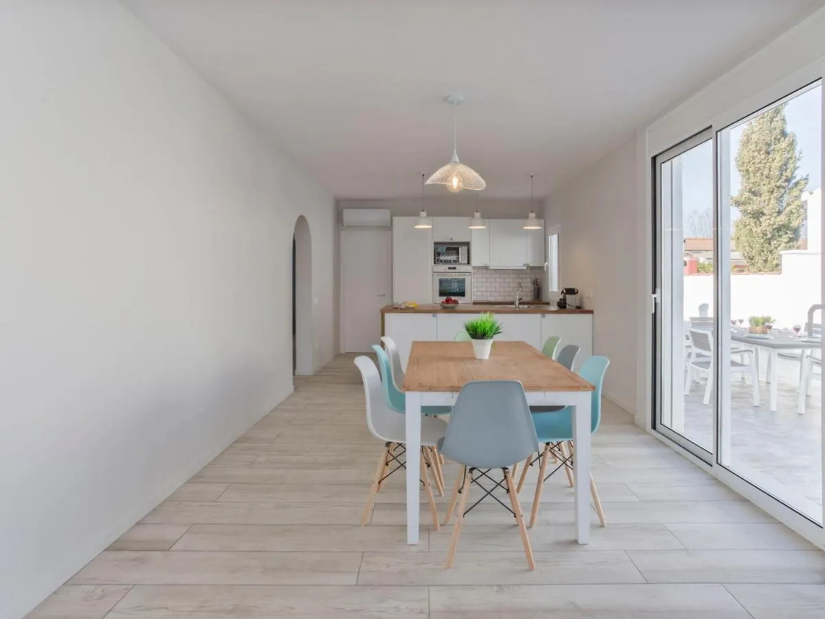 Holiday Home Sangha By Interhome إمبوريابرافا إسبانيا